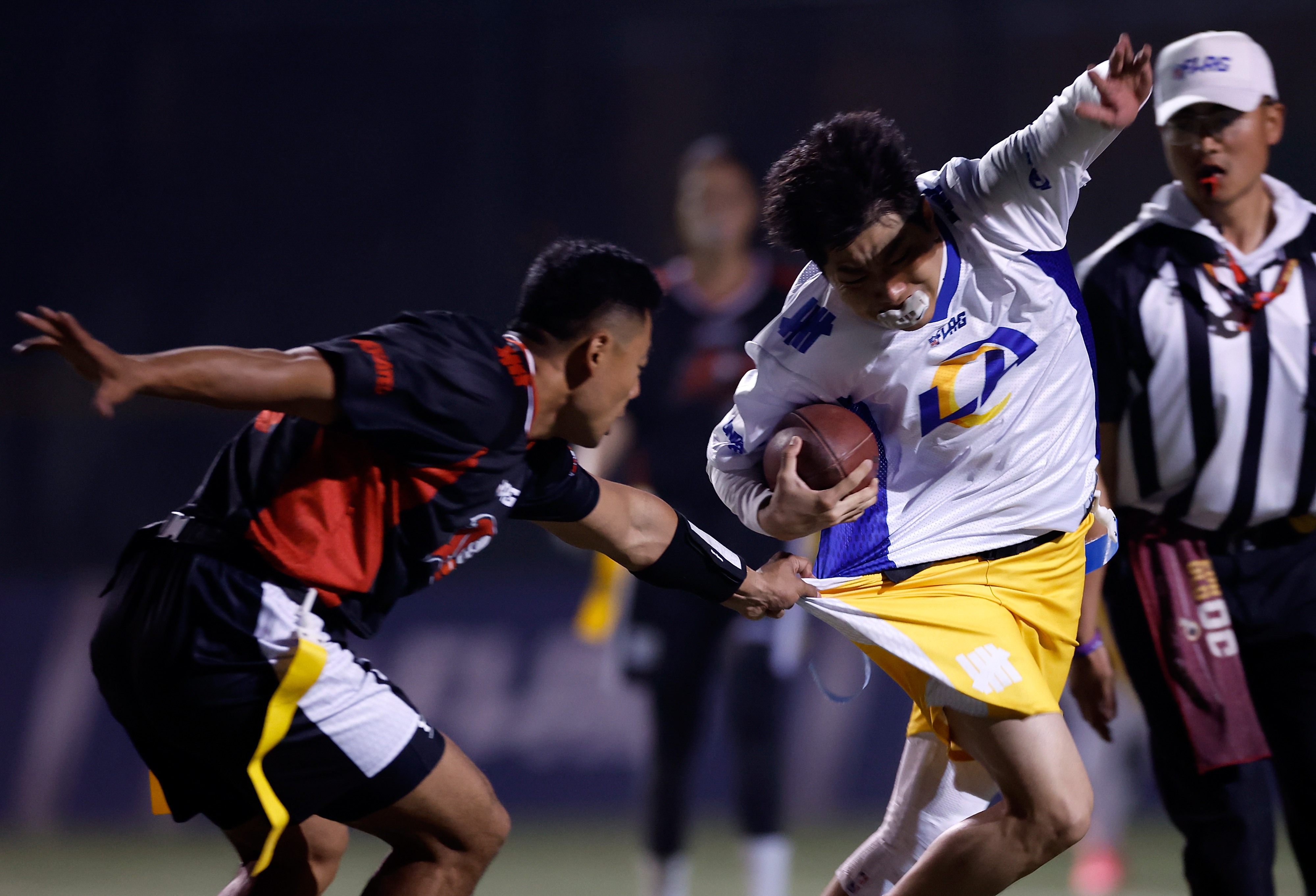 包含焦点大战:橄榄球上演巅峰碰撞的词条 包含焦点大战:橄榄球上演巅峰碰撞的词条