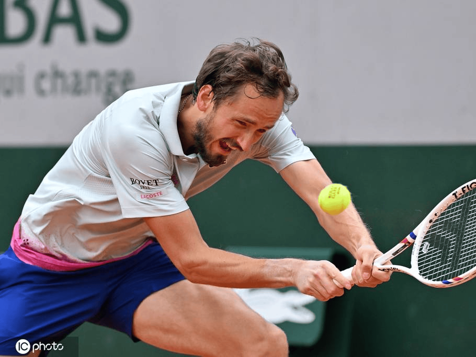 法网逆转戴维斯杯，梅德韦杰夫高光表现