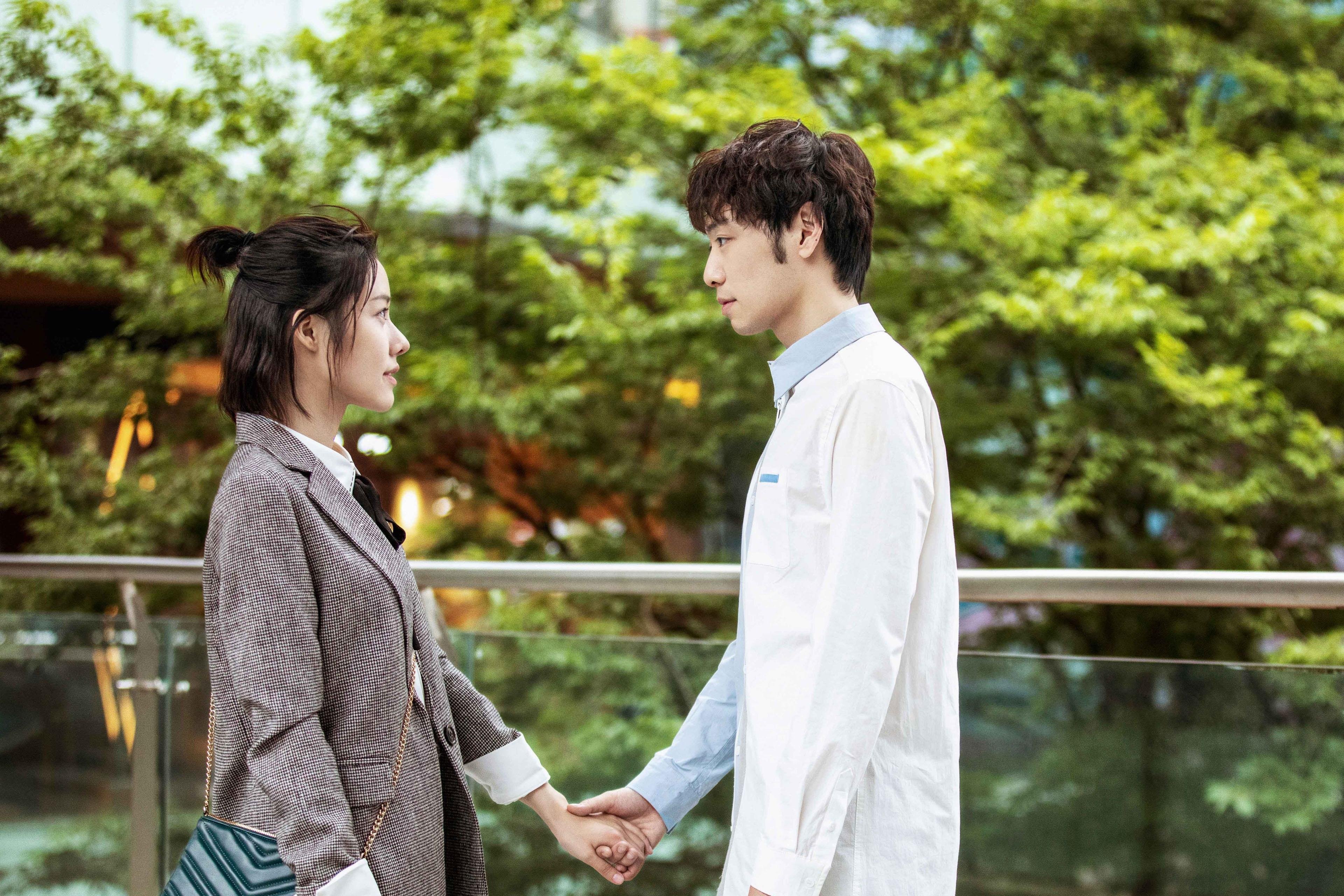 巴黎前哨战，新锐黄蜂战术体系碾压传统豪强雷霆