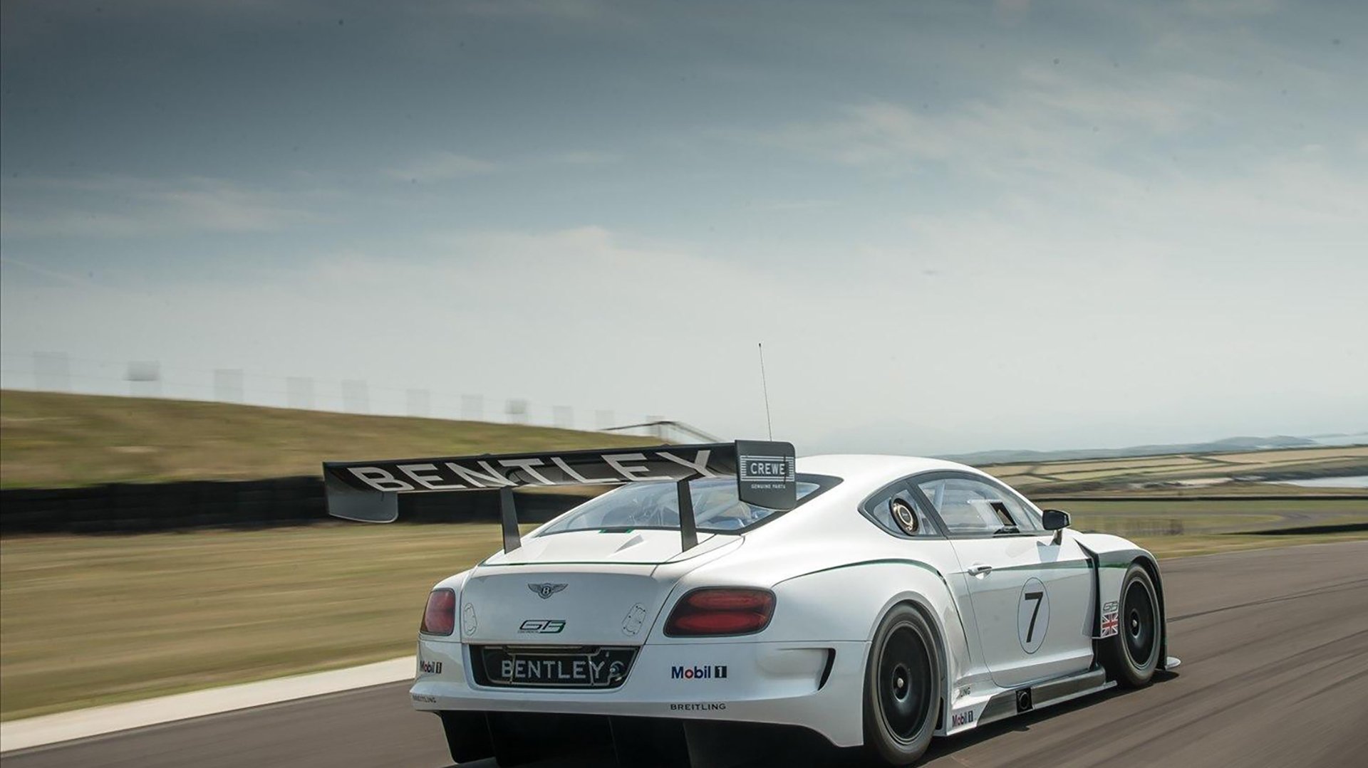 夜幕下的蓝调独奏，孔德在波哥大高原的艺术性绞杀