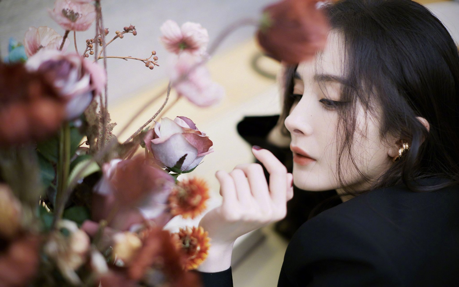 时间裂缝中的哨声,当邓肯的记忆在小贾伦骨骼中苏醒